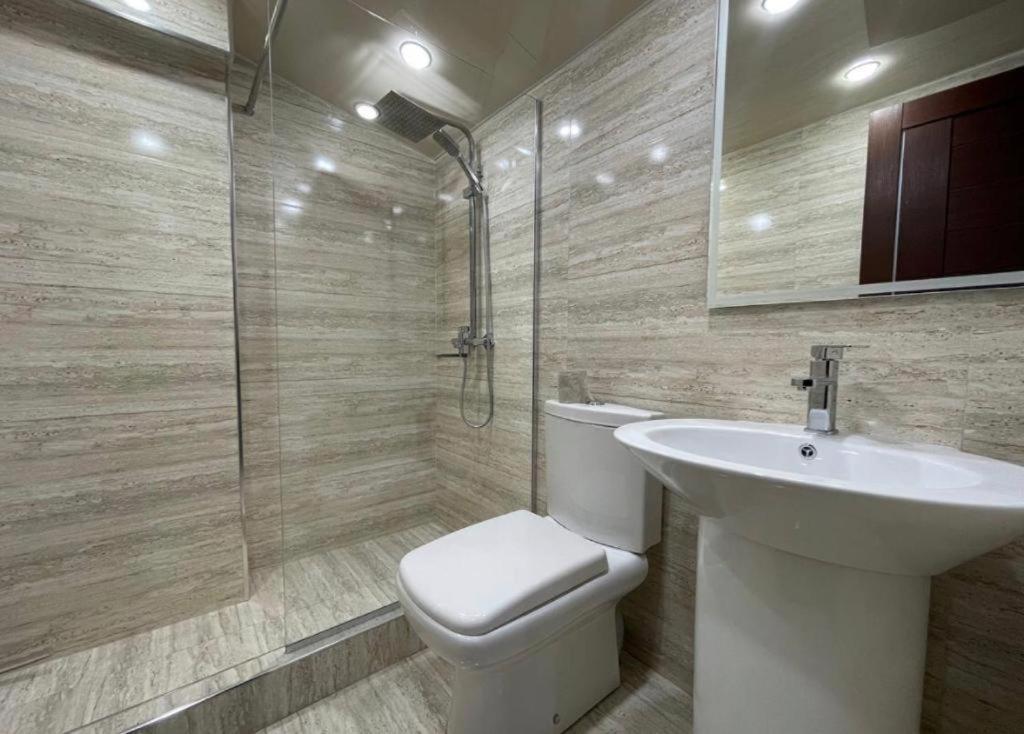 Days Hotel Erywań Zewnętrze zdjęcie