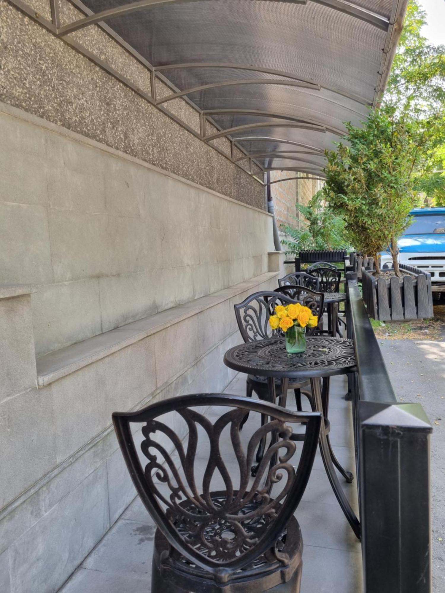 Days Hotel Erywań Zewnętrze zdjęcie