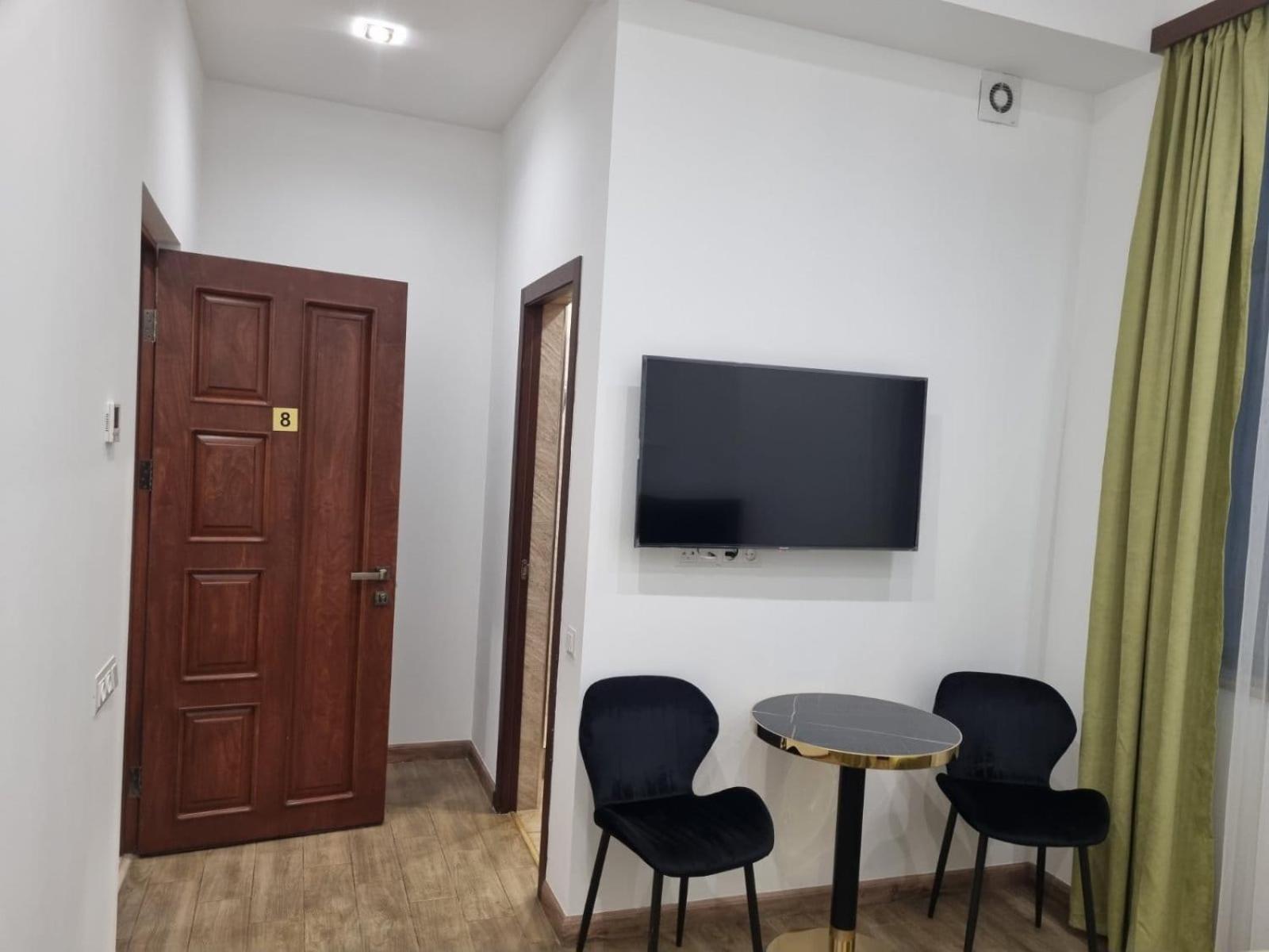 Days Hotel Erywań Zewnętrze zdjęcie