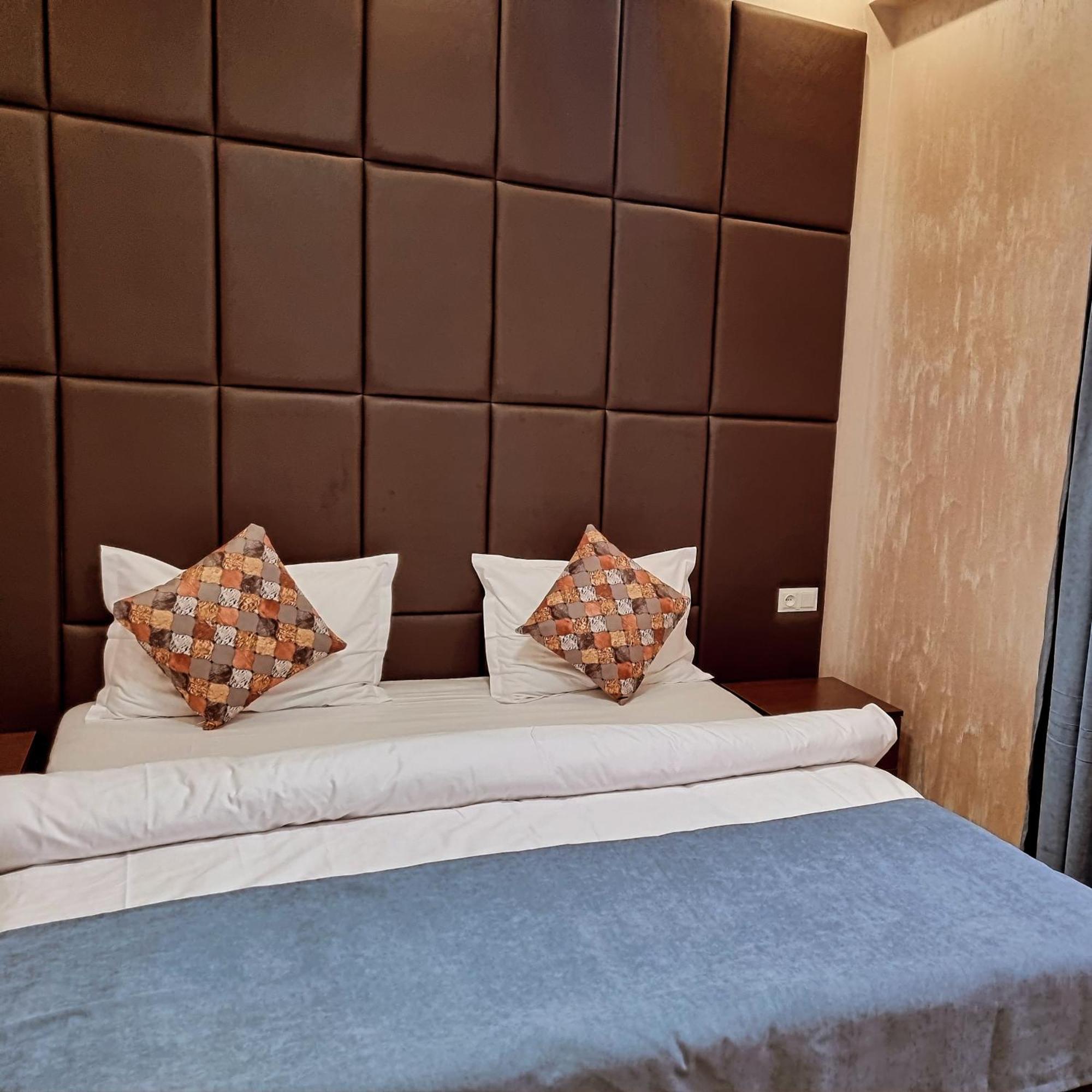 Days Hotel Erywań Zewnętrze zdjęcie